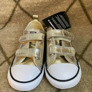 Converse all star gold color kid sneaker sz 8